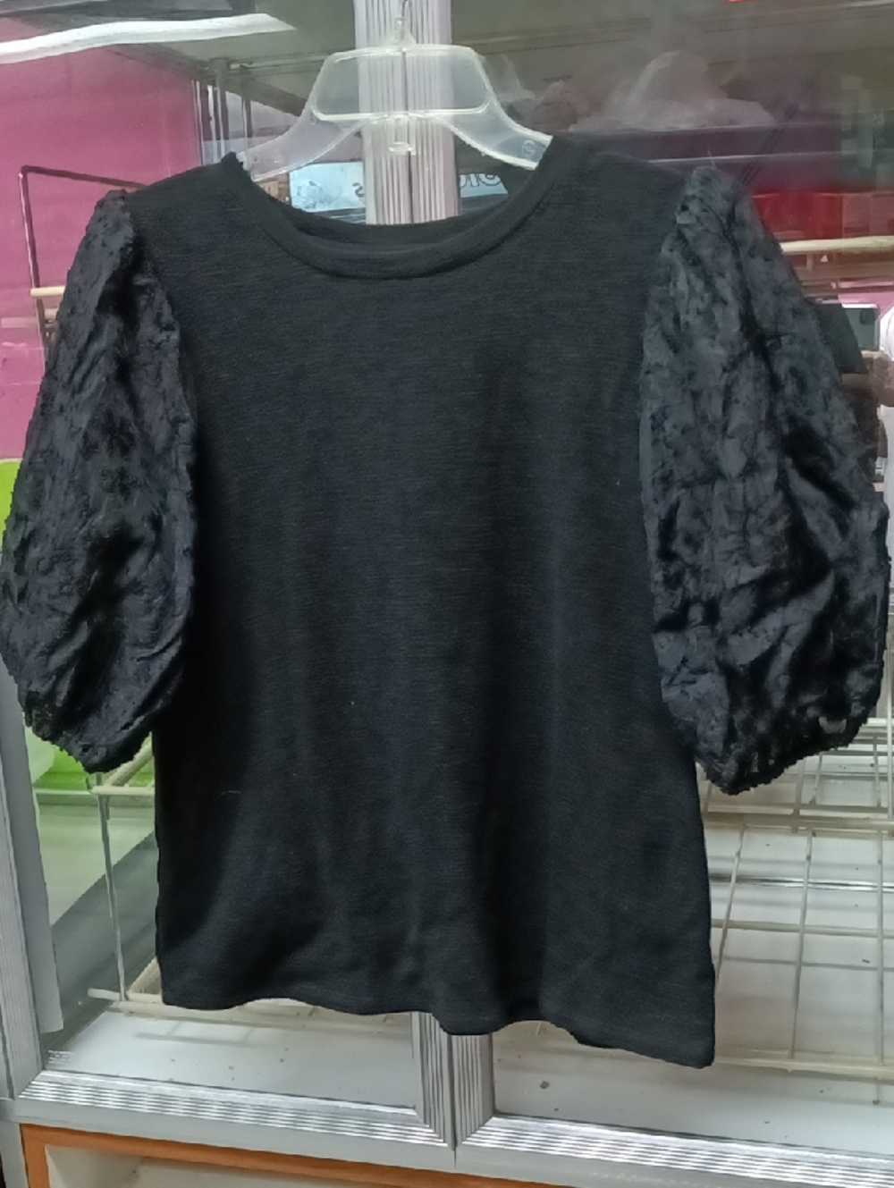Free the Roses Black Puff Sleeve Short Sleeve Top
